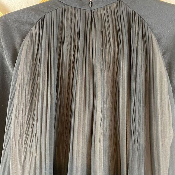 O'2ND | Pleated Blouse N425 - Picture 3 of 6